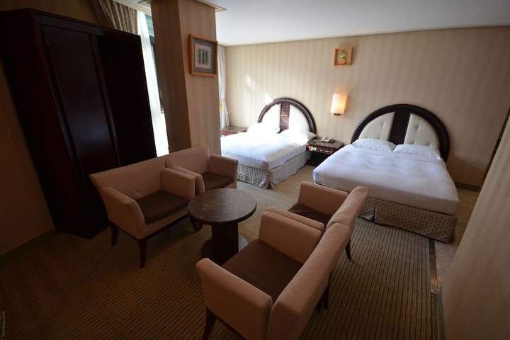 Room 18 of 42