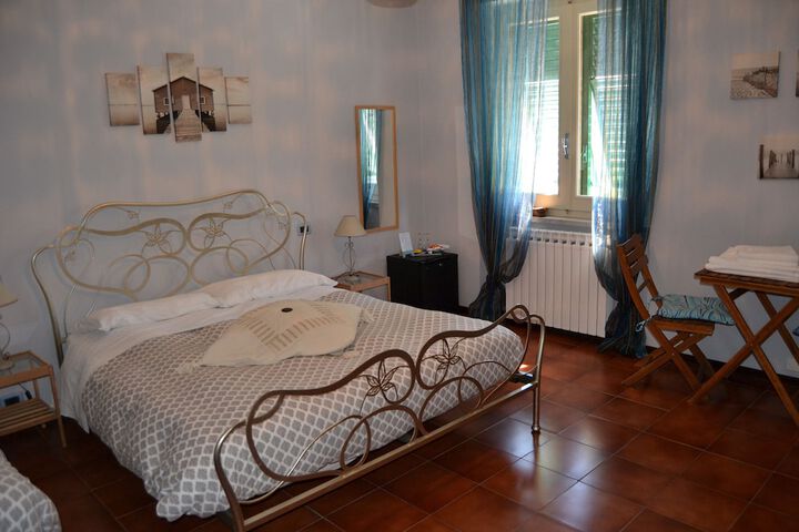 Room 4 of 61