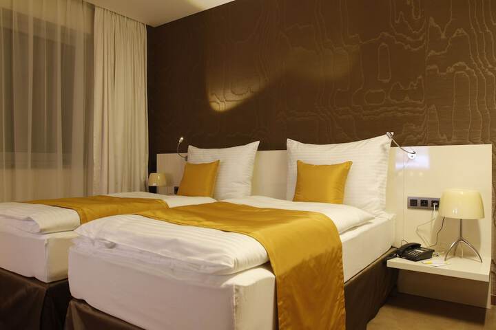 Room 2 of 48