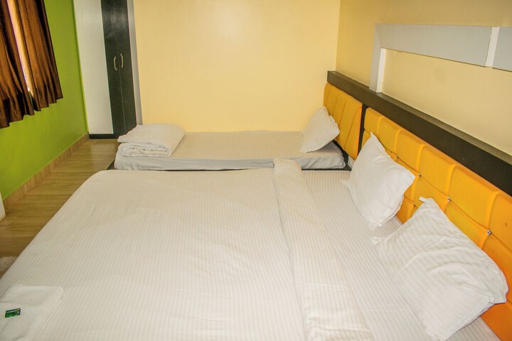 Room 3 of 40