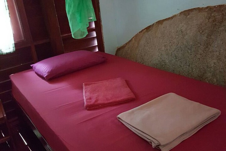 Room 5 of 34