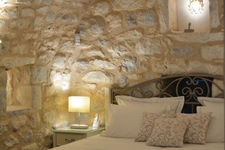 Room 6 of 53