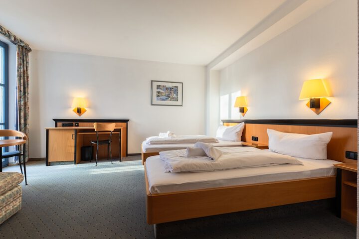 Room 27 of 70