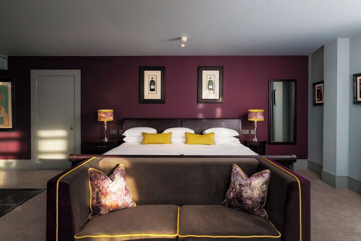Room 22 of 100