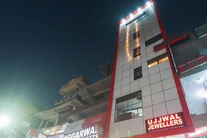 OYO Flagship Da Adda 18 Near Worlds of Wonder