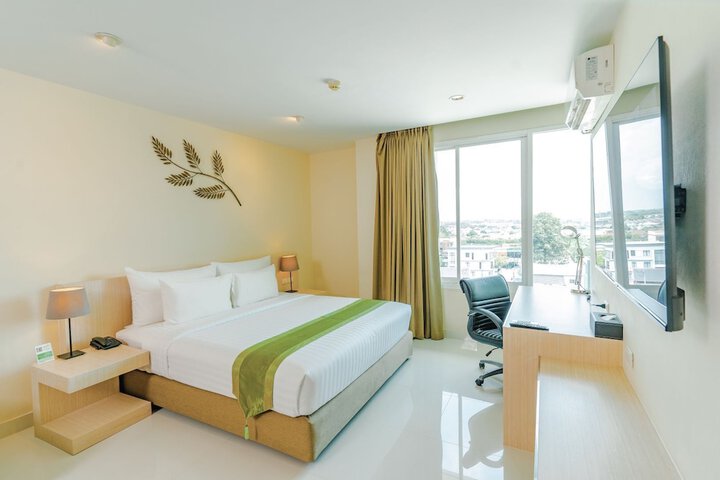 Room 6 of 34