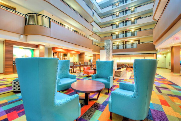 Lobby lounge