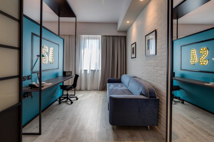 Room 18 of 65