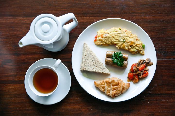 Breakfast/Coffee Service 106 of 123
