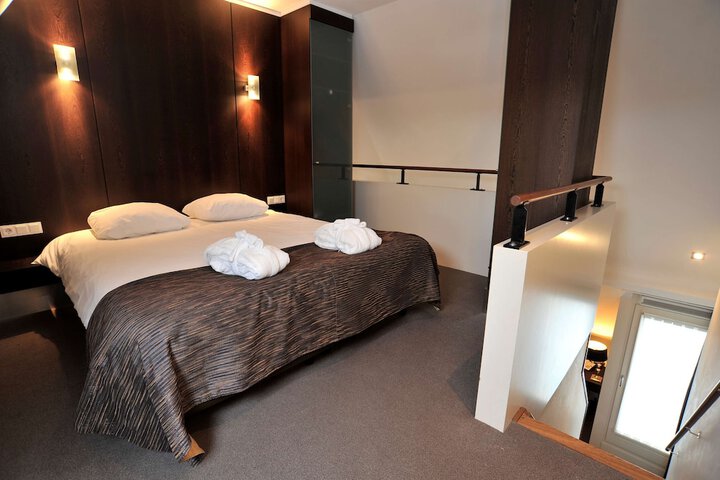 Room 28 of 106