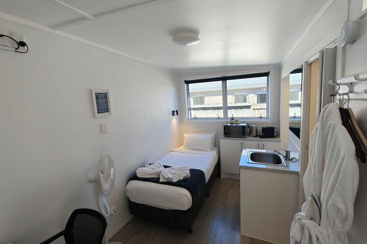 Room 16 of 71