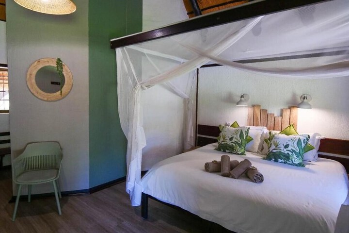 Room 2 of 25