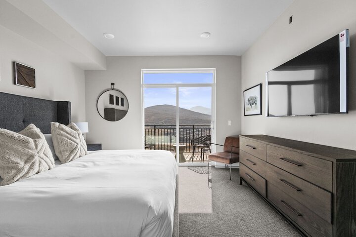 Room 25 of 215