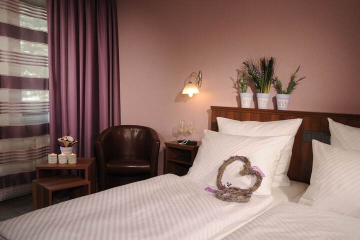 Room 4 of 38