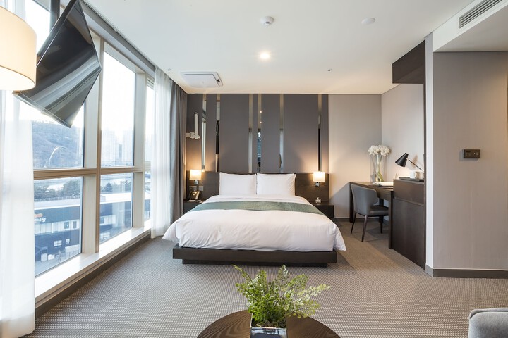 Room 25 of 55
