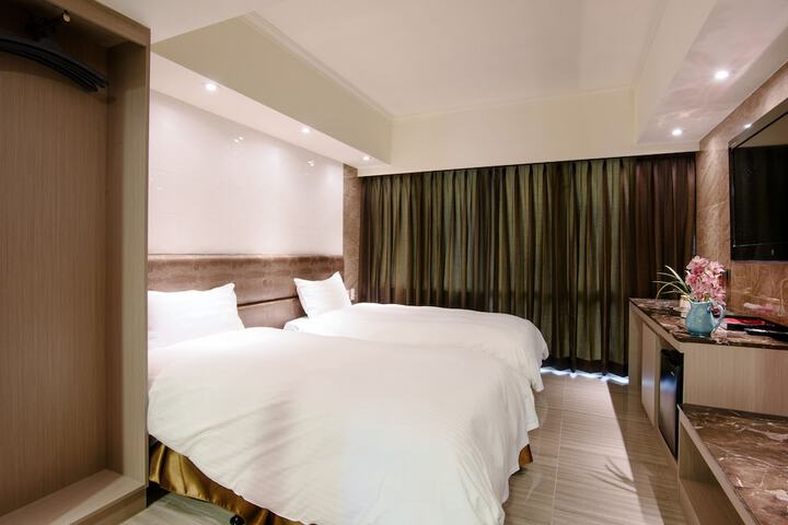 Room 3 of 39