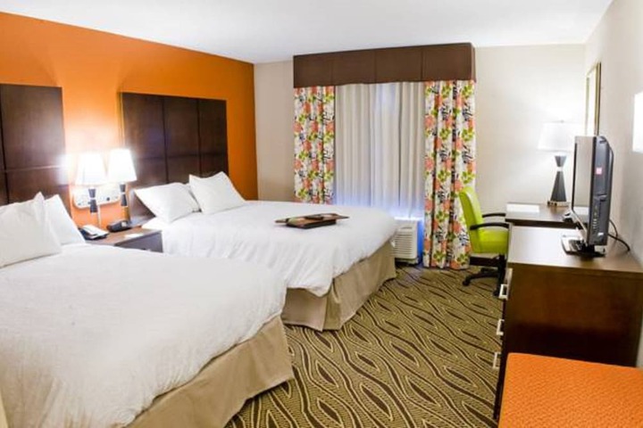 2 Queen Beds (6 of 6)