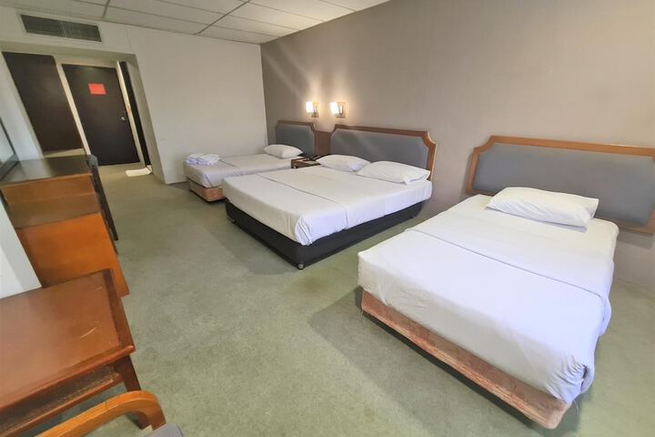 Room 13 of 86