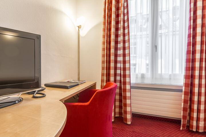 Room 21 of 103