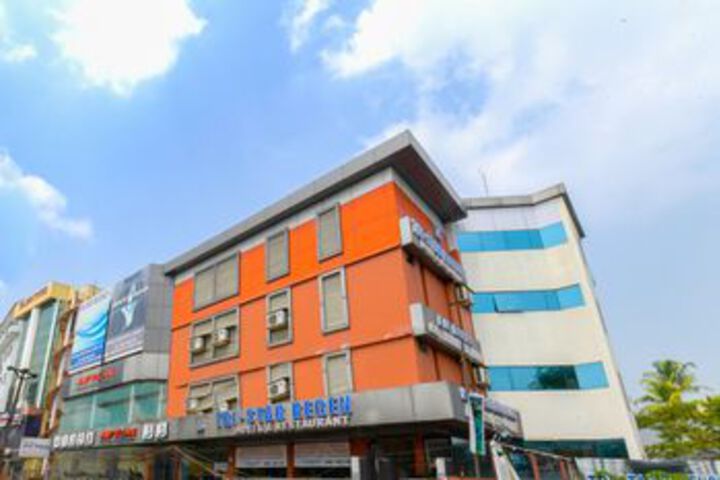 OYO 11404 Hotel Tri Star Regency