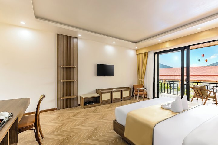 Room 30 of 99