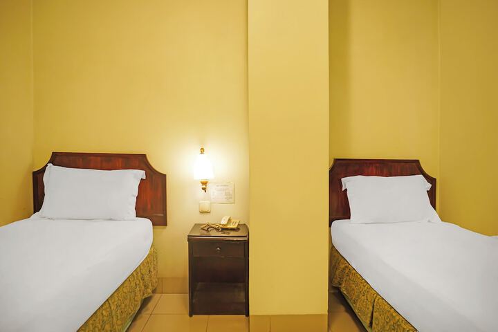 Room 7 of 34