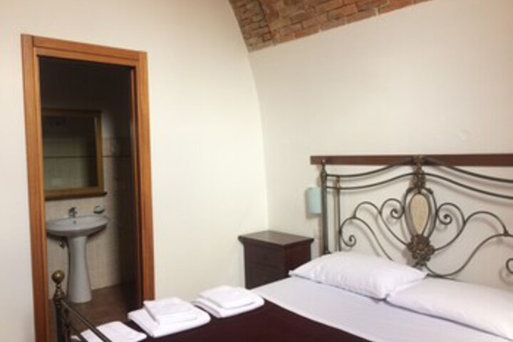 Room 33 of 55