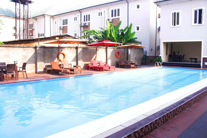 Pool 70 of 93