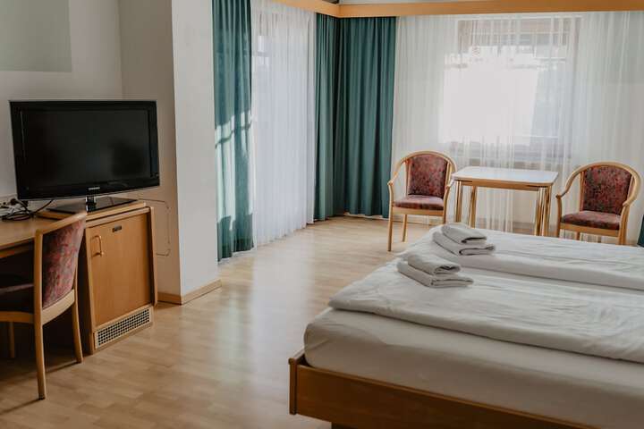 Room 3 of 11