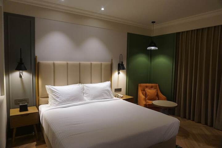 Room 9 of 42