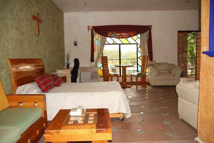 Room 4 of 4