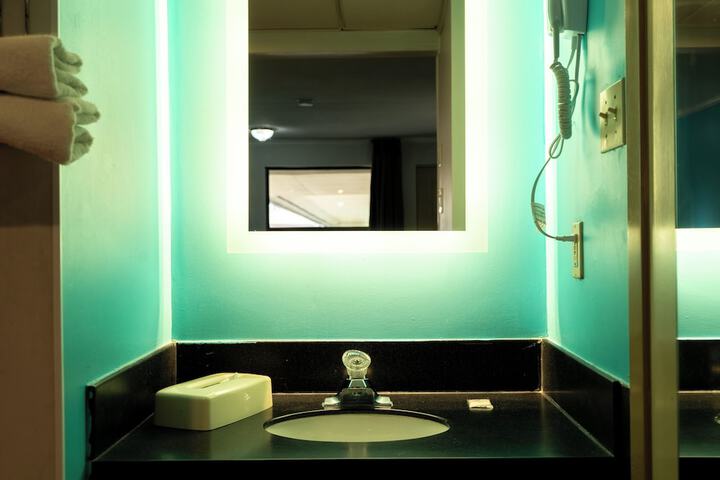 Room 28 of 54