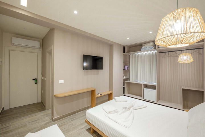 Room 7 of 175