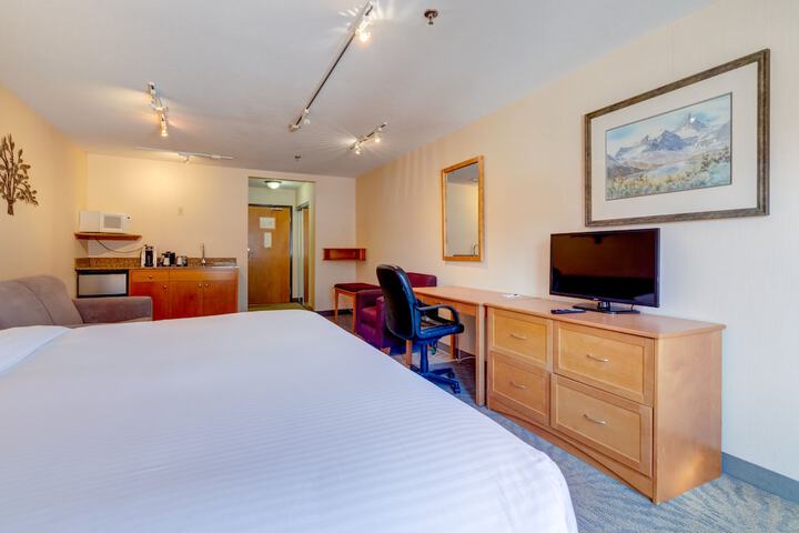 Room 32 of 59