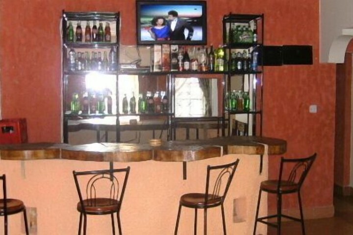 Lounge 13 of 19