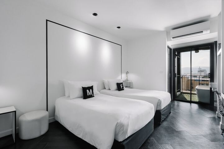 Room 4 of 51