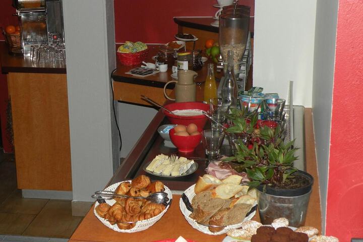 Dining 37 of 46