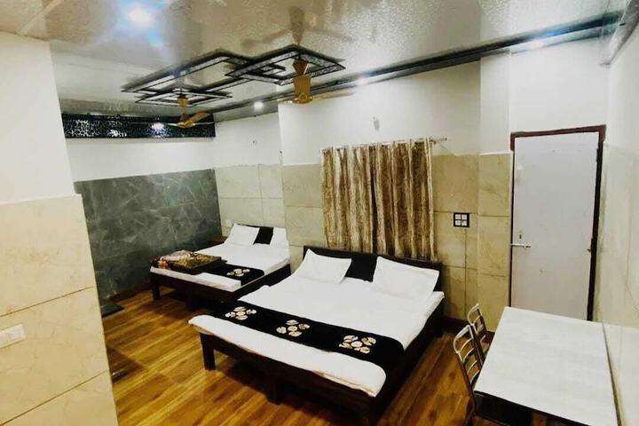 Room 3 of 6