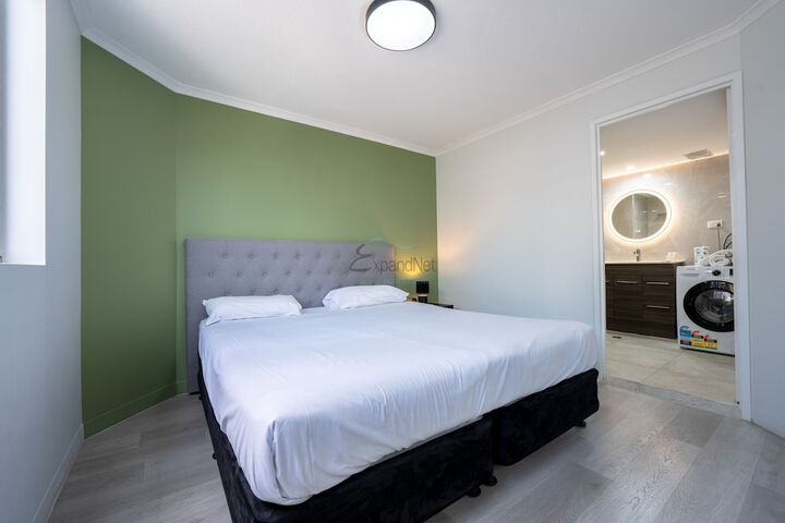 Room 8 of 48