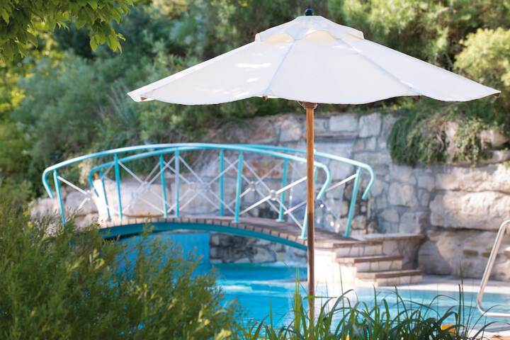 Hotel with Pool