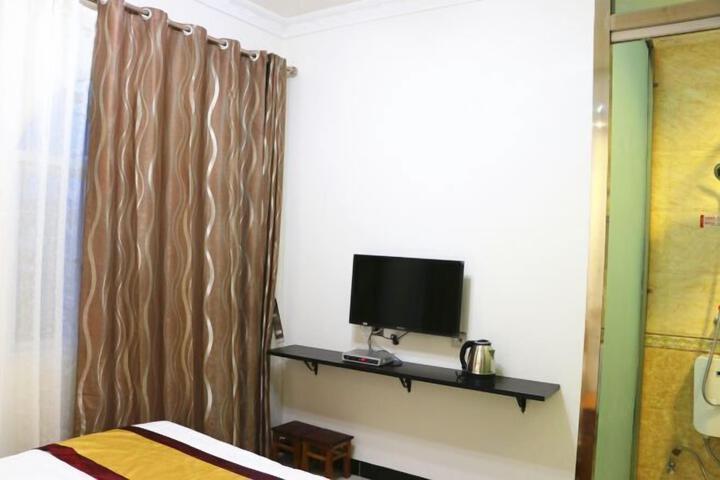 Room 44 of 142