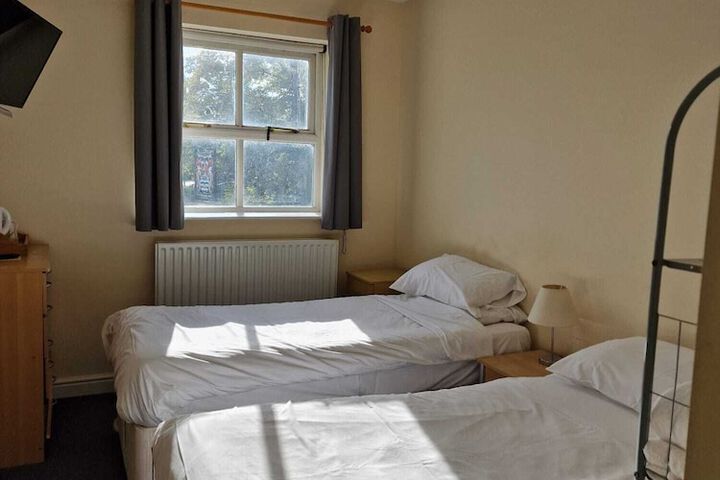 Room 12 of 50