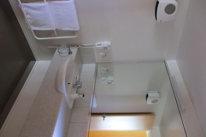 Room 34 of 51