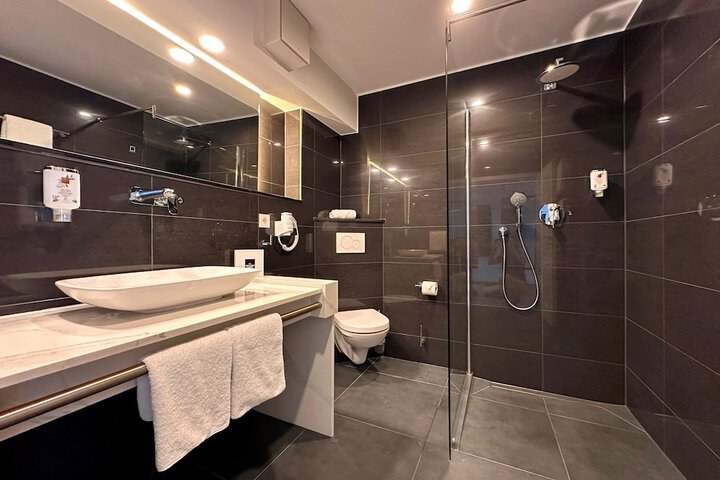 Room 153 of 194