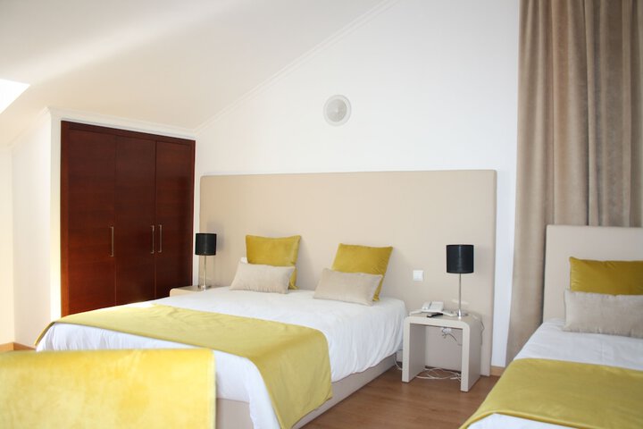 Room 2 of 35