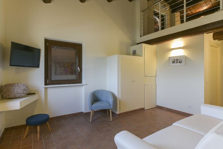 Room 27 of 95