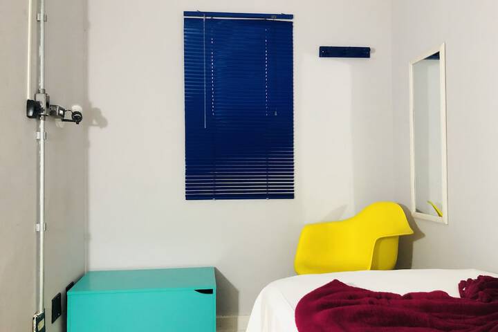 Room 9 of 29