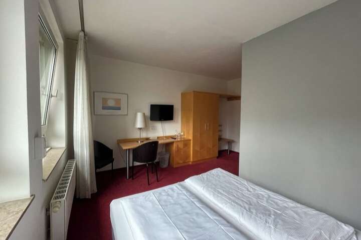 Room 26 of 45