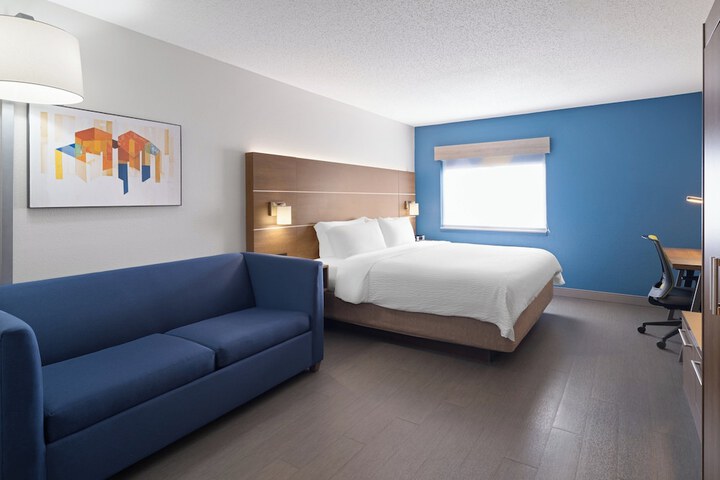 1 King Bed (7 of 15)