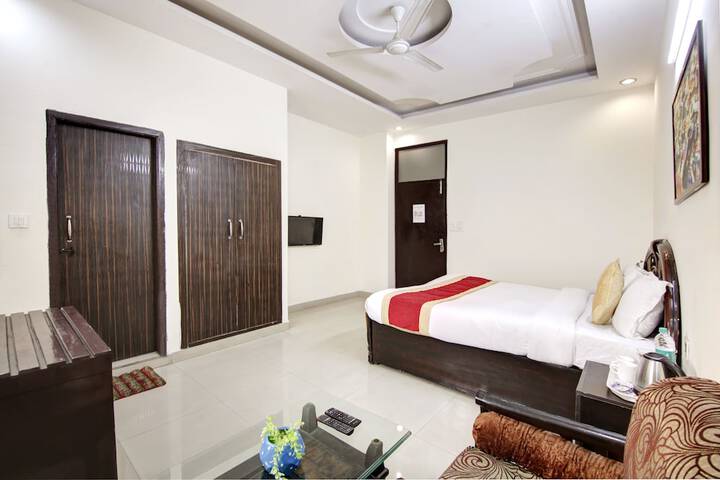 Room 34 of 52